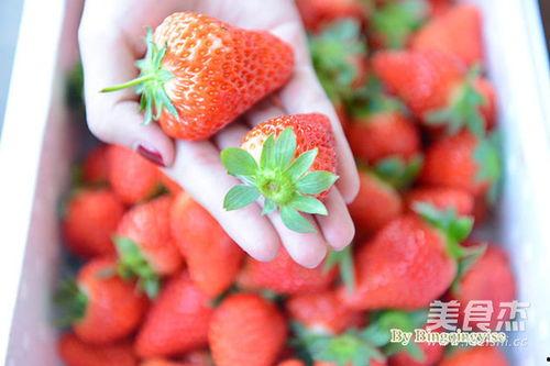 娱乐吃瓜军草莓果酱