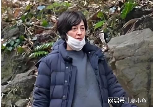 姨太扒娱乐吃瓜吃到自己,从吃瓜到自扒,一场娱乐圈的狂欢盛宴